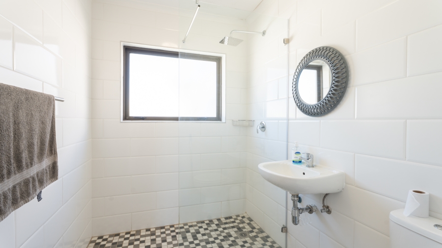 To Let 2 Bedroom Property for Rent in Greenways Golf Estate Western Cape